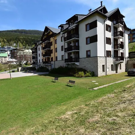 Dalibor Ii With Private Entrance And Private Garage Apartment *
