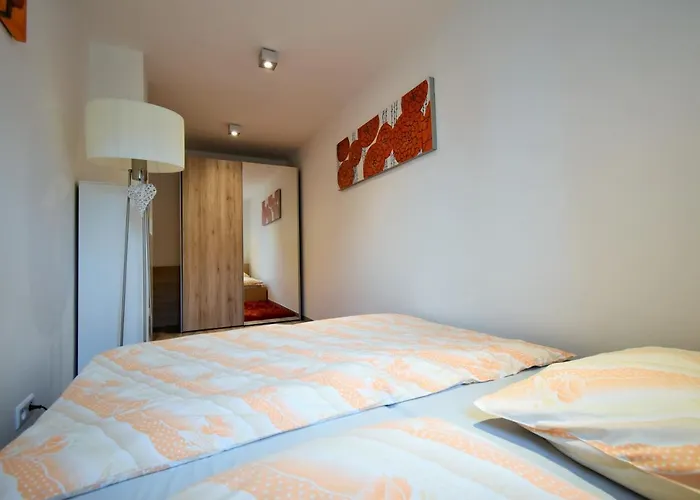 Dalibor Ii With Private Entrance And Private Garage Apartman